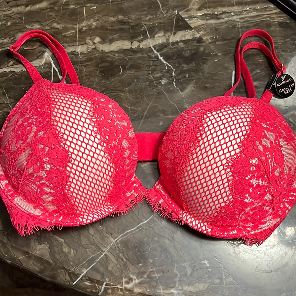 NEW With Tags Pink Victoria’s Secret Bombshell Plunge Bra Size 34B